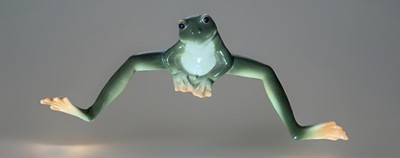 Franz Porcelain Amphibia Frog Sitting Legs Both Out Hand Painted FZ00078 EUC