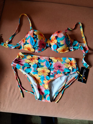 Marken Damen Bügel-Bikini-Top Oberteil Bademode buntGr. 40 (Cup-B NEU