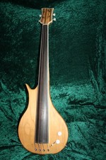 GEBRAUCHTE BASSGITARRE EIGENBAU,BASS,FREDLESS...