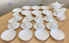 Royal Worcester Silver Jubilee Fine Bone China Set (31 Pieces)
