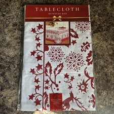 NEW 100 Cotton Reindeer Red Oblong 52 x 70 Holiday Tablecloth FAST Shipping