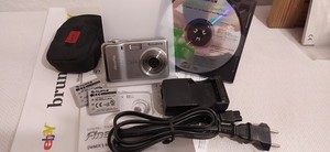 Fujifilm FinePix F470 Digitalkamera 6 MP Megapixel 3x opt. Zoom/6,4cm Display