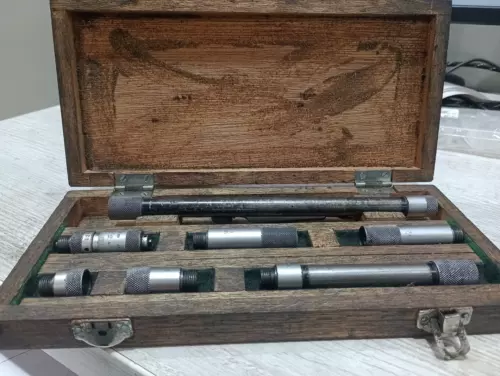 Mitutoyo two-point diameter gauge