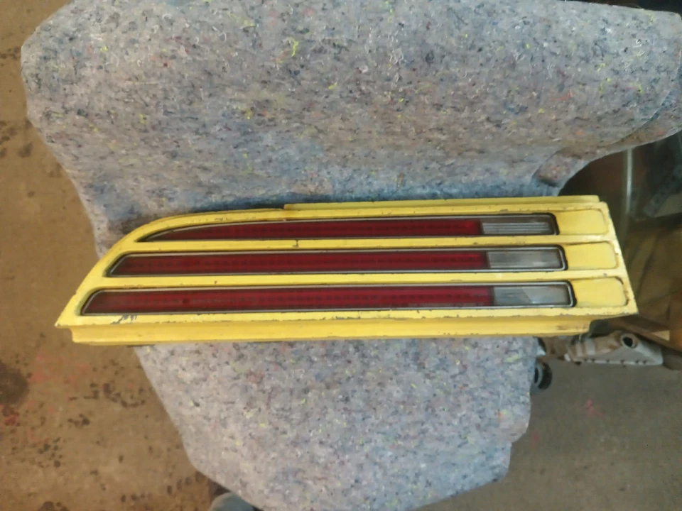 Pontiac Firebird 1974-1978 par de luces traseras vintage con biseles Foto 3 de 4