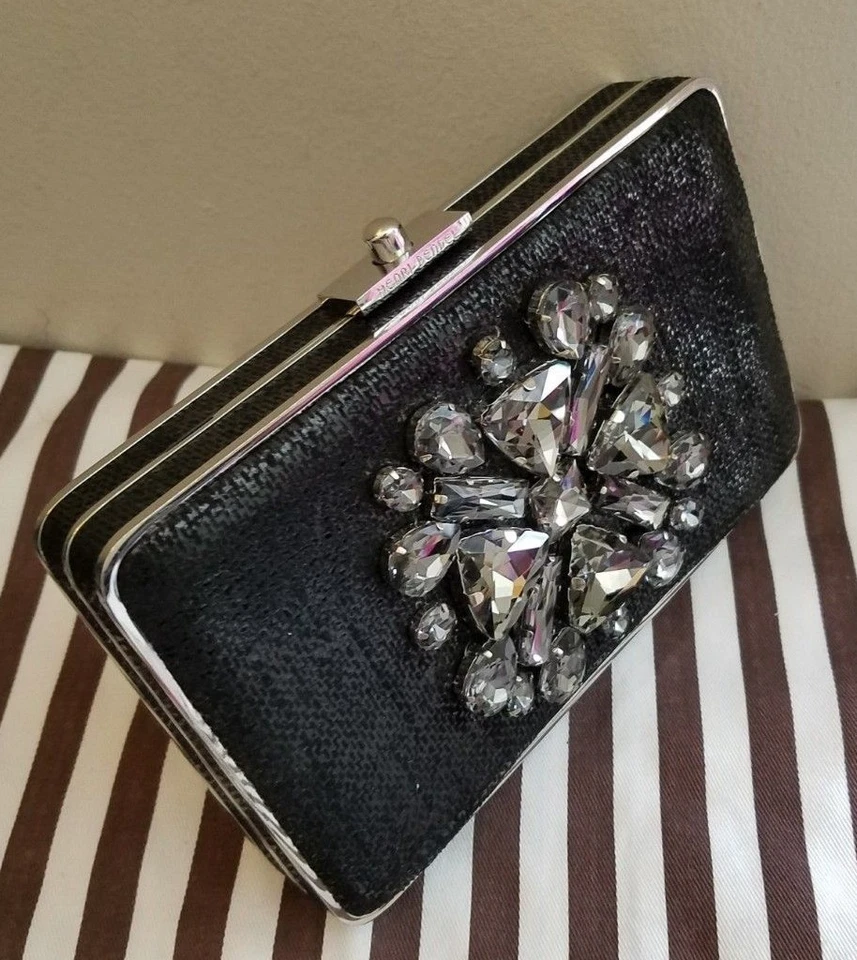 HENRI BENDEL GEMSTONE PARTY STARTER BOX CLUTCH EM COURO PRETO  - Imagem 2 de 4