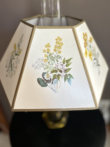 Vintage Yellow Electrified Oil Lamp With Cut Etching Design and Lamp Shade - Picture 12 of 22