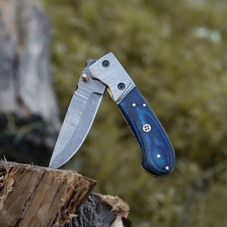 Cuchillo de caza plegable de bolsillo con bloqueo de revestimiento de acero Damasco hecho a mano para acampar al aire libre Foto 2 de 4