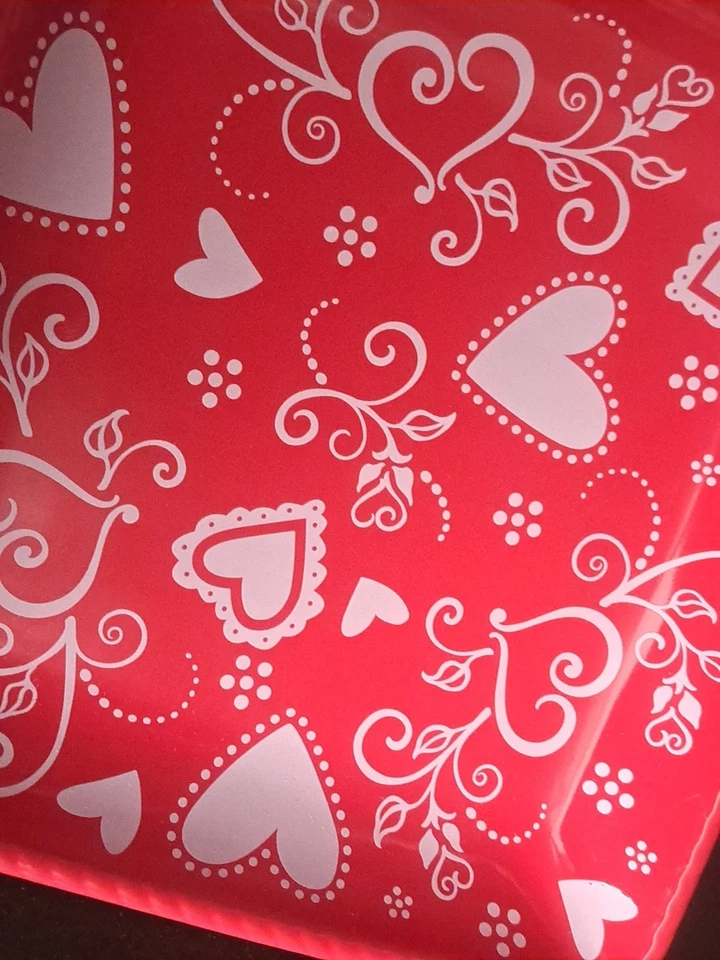 Juego de 4 platos cuadrados de ensalada de postre Temptations Tara corazón rojo floral de encaje 7" Foto 3 de 4