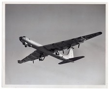 1940s USAAF USAF Convair B-36 Peacemaker Bomber Taking Off 8x10 News Photo