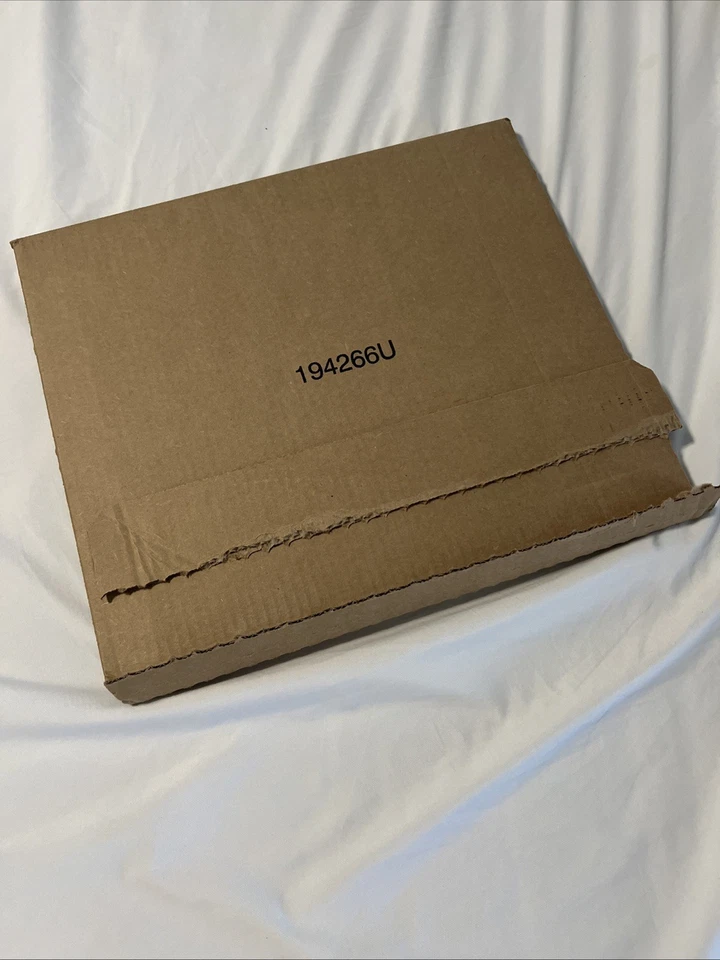 ⭐️Taylor Swift Life of a Showgirl The Tiny Bubbles in Champagne Collection Set⭐️ - Image 2 of 4