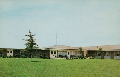 O.E.S. Home Patio New Dorm Mt. Vernon Ohio Eastern Star Postcard 1950s