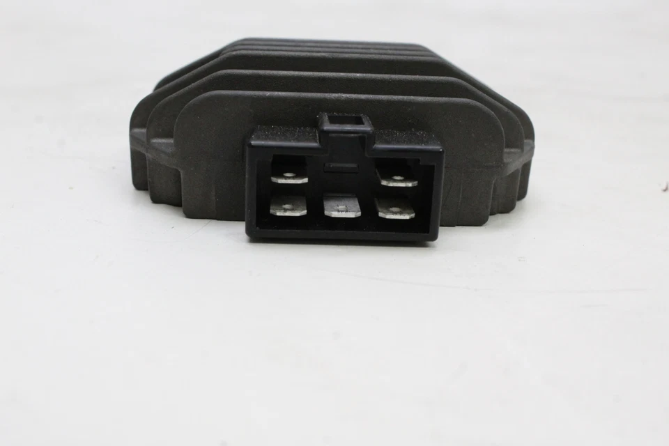 2007 Piaggio Bv 250 Rectifier Voltage Regulator OEM - Image 4 of 4