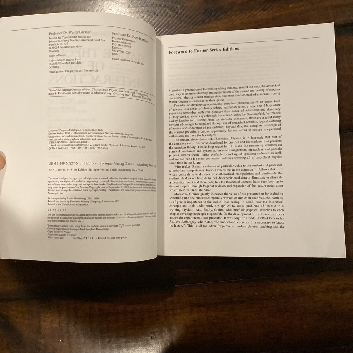Gauge Theory of Weak Interactions Hardcover Berndt, Greiner, Walt