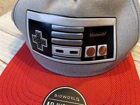 Bioworld Original Snapback Nintendo NES Controller Cap Hat Gray Red