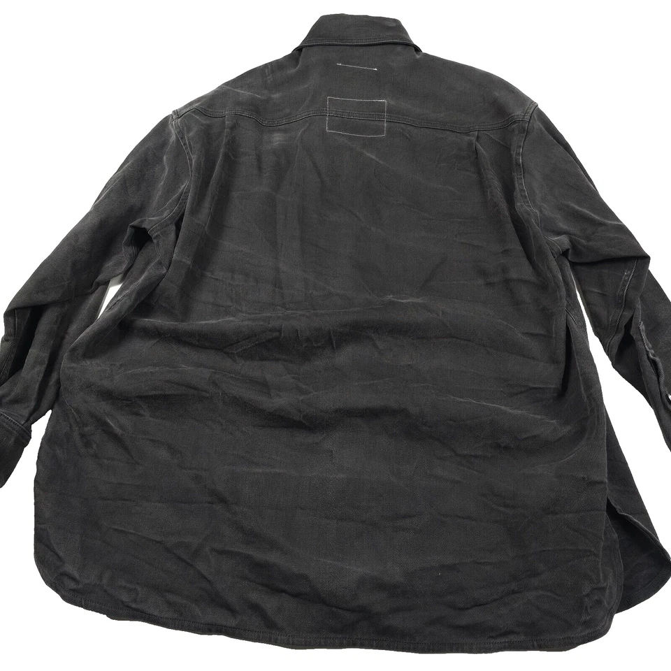 Jaqueta overshirt masculina tamanho grande jeans cinza franzida MM6 Maison Margiela média - Imagem 2 de 4