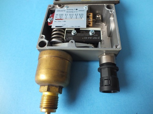 Lot of 1 pcs TRAFAG 904.2375.902 Pressure Switch - Picture 2 of 6