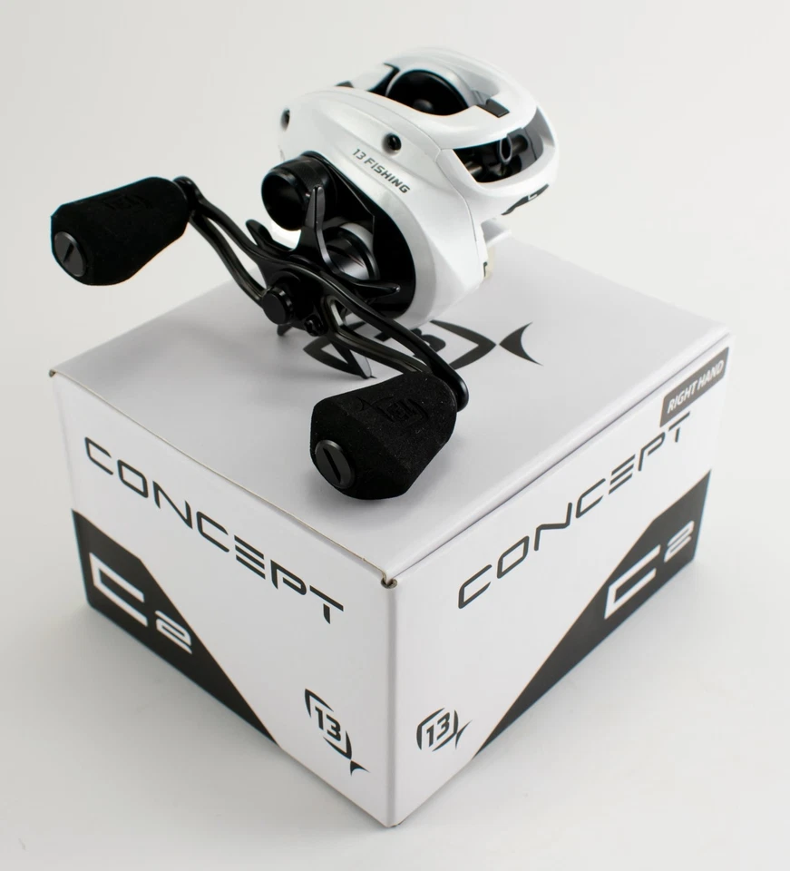 13 FISHING CONCEPT C GEN II C2-6.8RH 6.8:1 RIGHT HAND BAITCAST REEL - Image 2 of 4