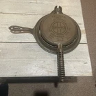 Griswold American No. 8 Waffle Iron w/ Base 885/886/975 Vintage Antique