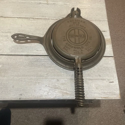 Griswold American No. 8 Waffle Iron w/ Base 885/886/975 Vintage Antique