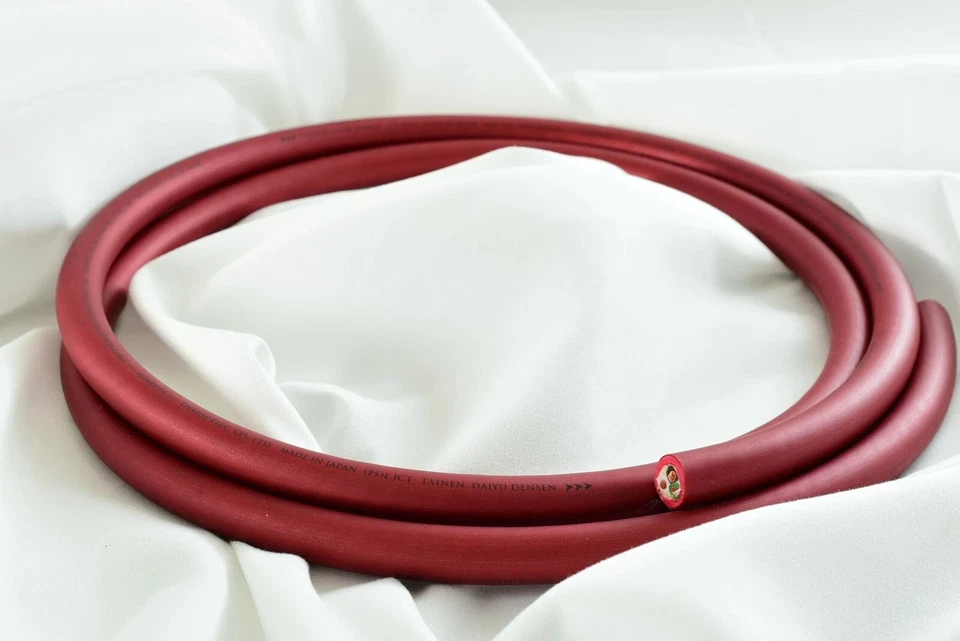 Cable de alimentación Oyaide VONDITA - Se vende en incrementos de 1,5 m (5 pies), cantidad = longitud total Foto 2 de 4