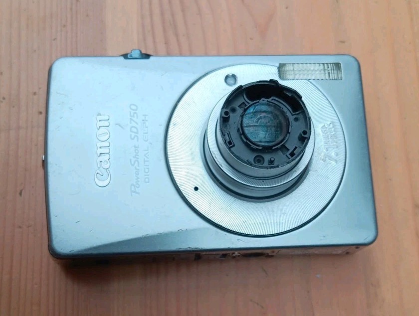 Canon camera Ｎｏ．149527 Canon PowerShot SD750 ELPH(IXUS) Camera Compact Digital Camera 7.1