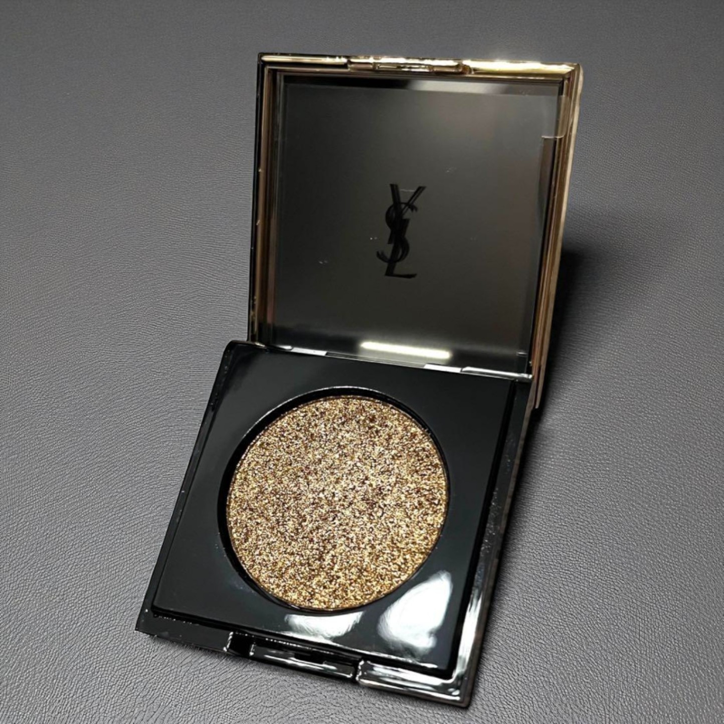 Yves Saint Laurent Sequin Crush 1 leggendario top con paillettes oro