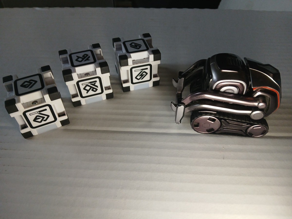 Anki Cozmo Collector's Edition Robot Liquid Metal Color w/ Cubes