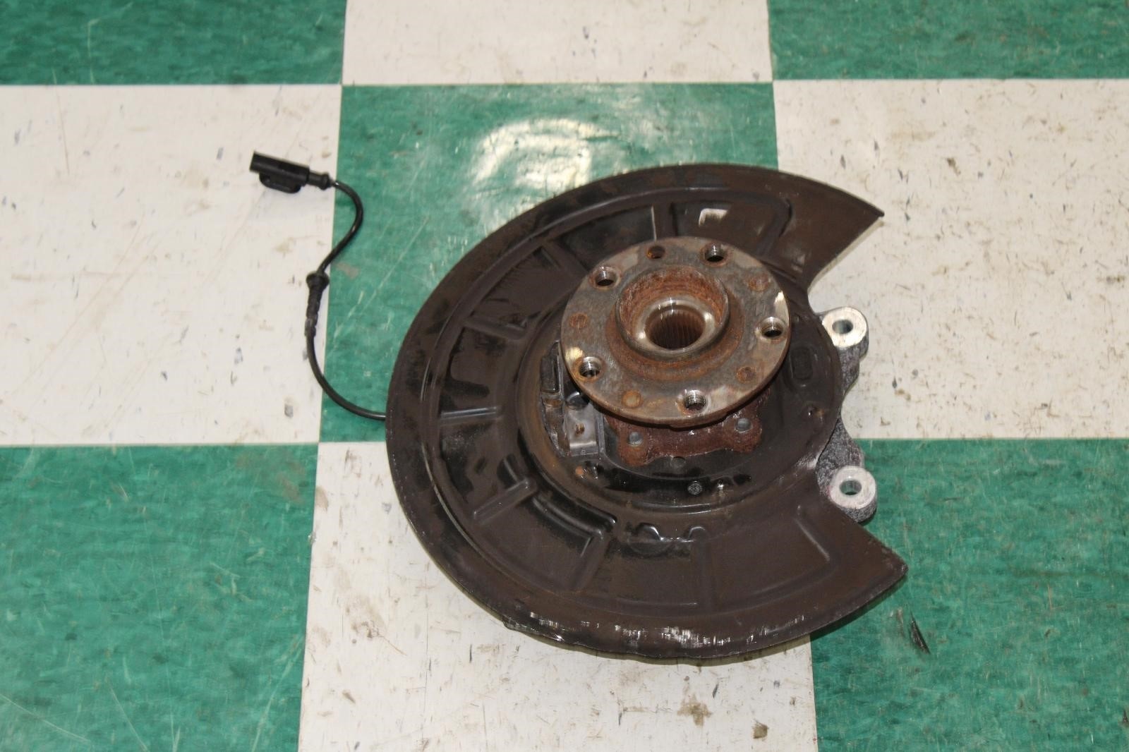 14-17 Ghibli 3.0L SQ4 AWD Rear Driver LH Left LR Bearing Hub Spindle Assy OE OEM