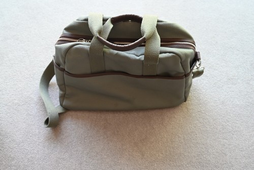 Mamas and Papas SAGE GREEN Baby Nappy Changing Bowler Tote Bowling Bag - Picture 4 of 6