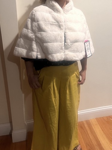 BETSEY JOHNSON Gorgeous Vintage Super Soft Ivory Faux Fur Collared Cape RARE NEW - Picture 8 of 10