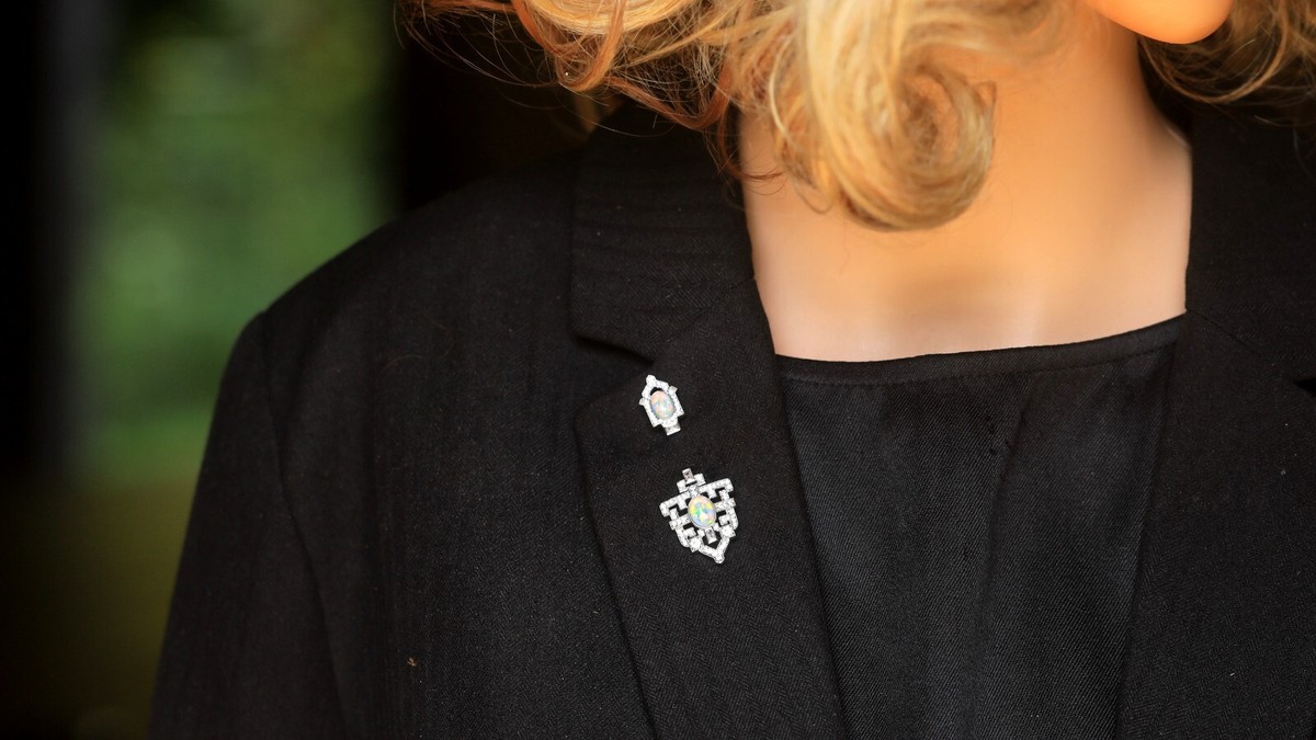 Broche Vintage Style Art Déco à Pompon - Sertie De CZ Blanc Et Bleu Opale - Rhodié - SA11 - Neuf Sans Emballage