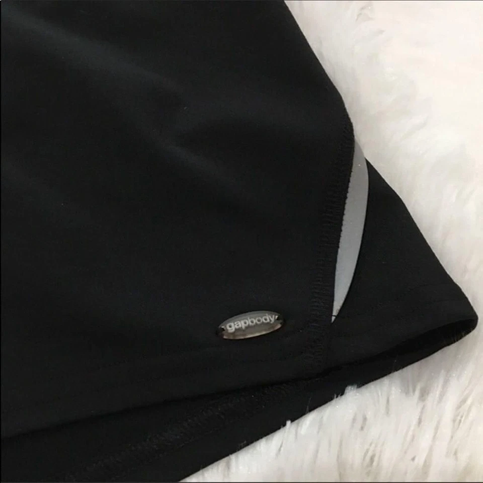 Черные спортивные шорты Gap Body впитывающие влагу - Изображение 2 из 4