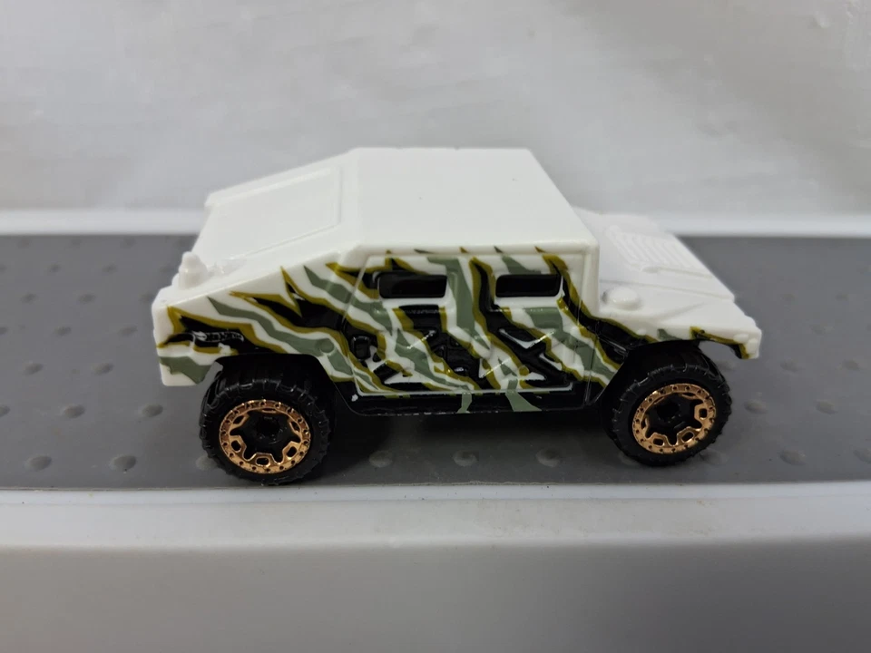 Hot Wheels Jungle Hummer H1 blanco fundido a presión Foto 3 de 4