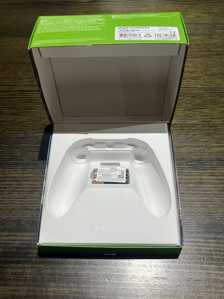 Xbox One Sea Of Thieves Controller -  Limited Edition - Opened Never Used - RARE - Image 4 of 4