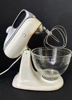 Working Vintage Hobart mixer with original beehive bowl.