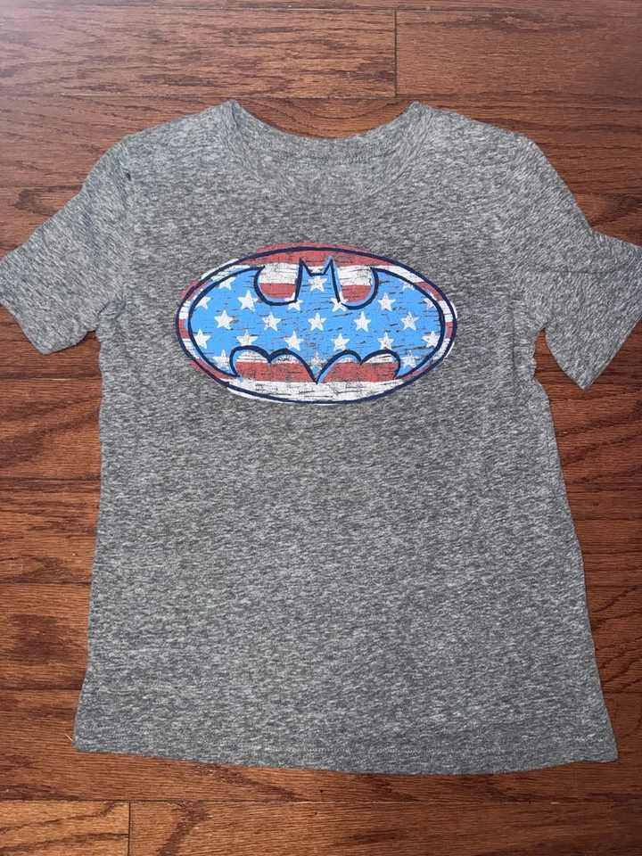 Lote 2 camisetas de superhéroe Superman Batman Jumping Beans gris blanco 7 para niños Foto 2 de 4