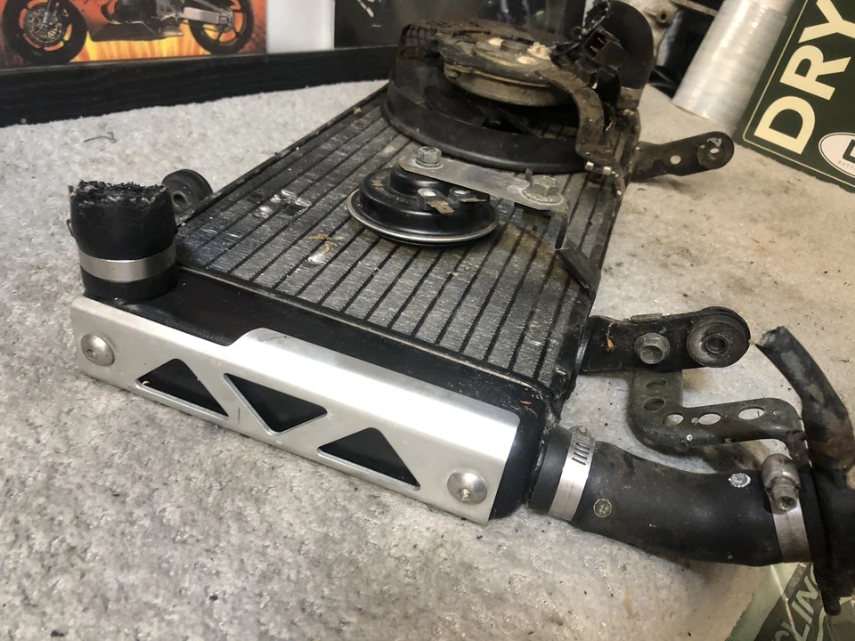 Suzuki SV1000 K3 Rad Radiator With Trims And Fan - Image 2 of 4