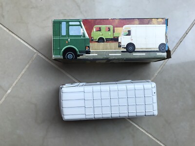 Miniature Cursor Magirus Deutz Fourgon Cursor Model 877 - Échelle 1:50 - Blanc Dans Boîte