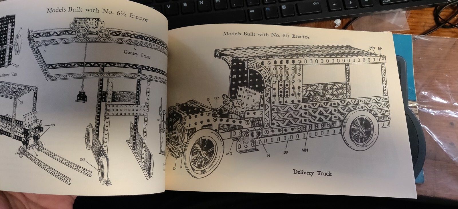 C1948 10 1/2  A.C. GILBERT ERECTOR SET DARK BLUE BOY MANUAL DESIRED BACK COVER