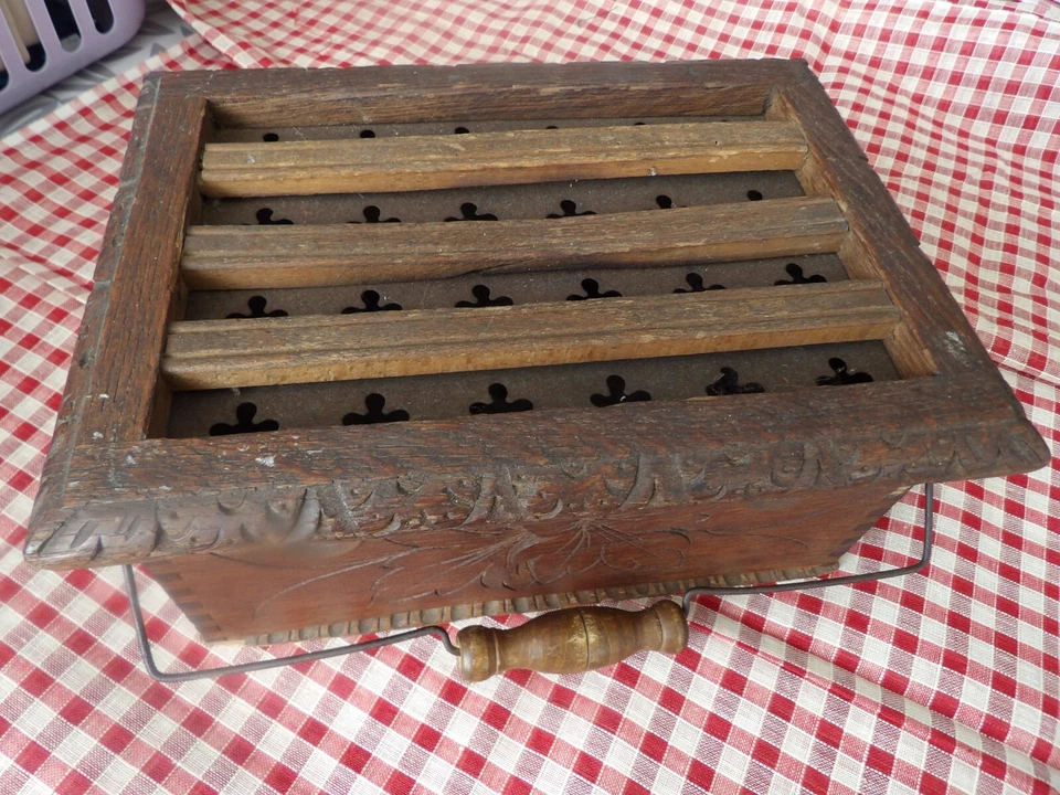 Vintage - Ancienne Chaufferette - Chauffe pieds - Bois et métal - Photo 2/4