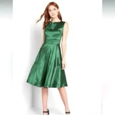 ModCloth Emerald Green Fit And Flare Party Dress Sleeveless Back Zipper Size 2