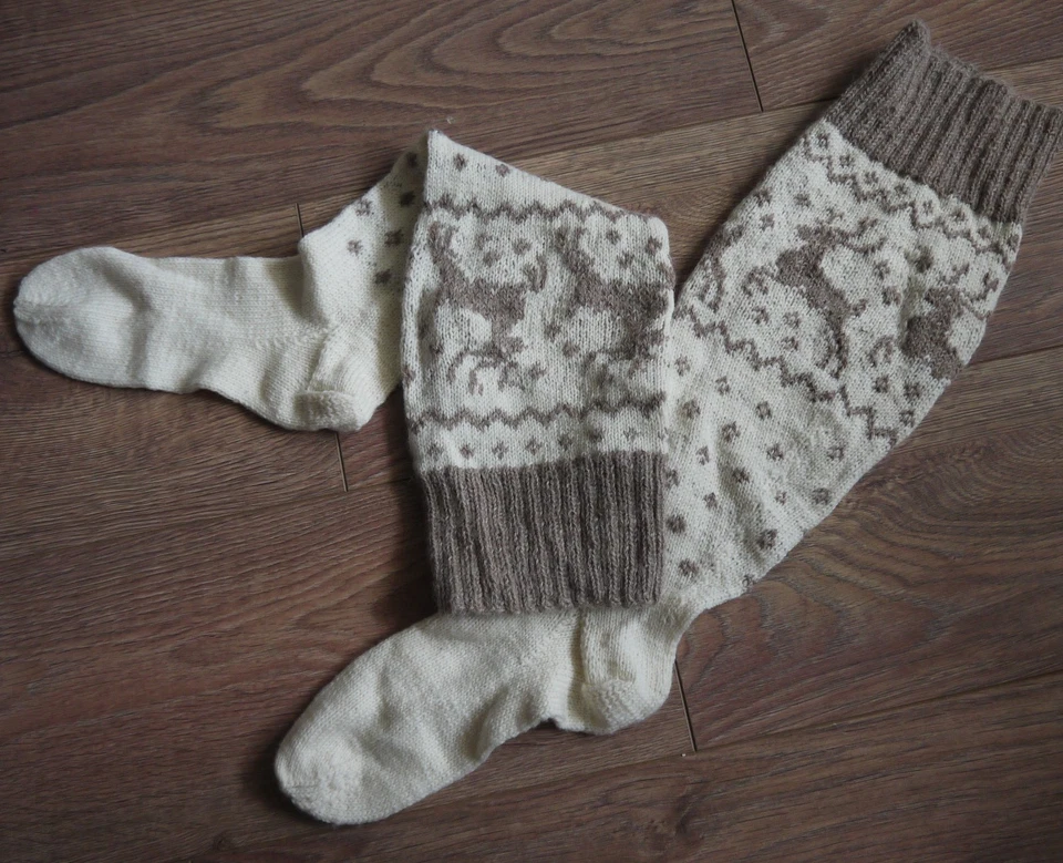 Impresionantes calcetines hasta la rodilla vintage hechos a mano de lana para hombre Foto 2 de 4