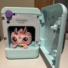 Cookeez Makery Freezy Cakez Fridge - Interactive Plush Friend, Minty Polar Bear