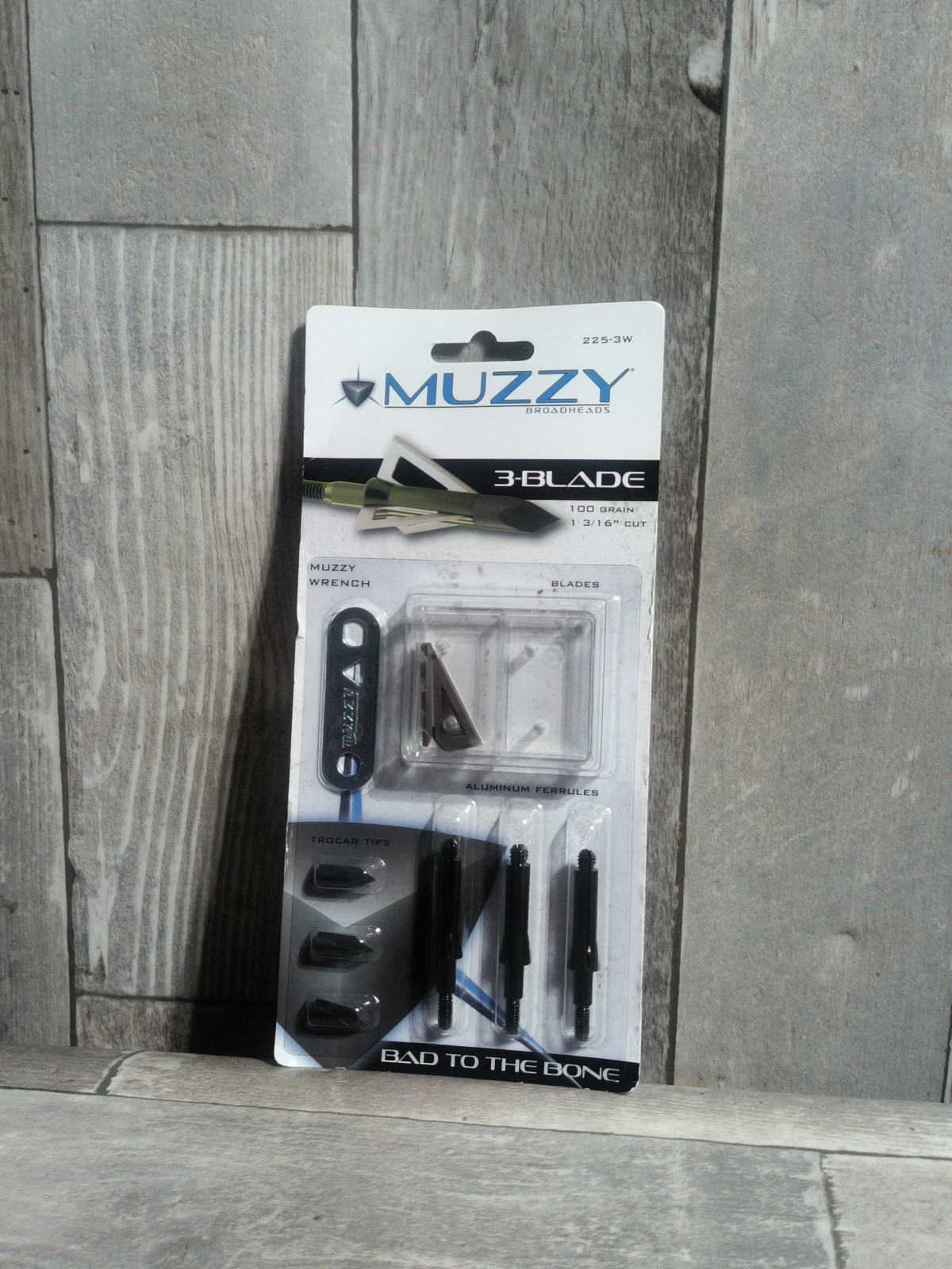MUZZY Broad Heads 225-3W, NEW, IN ORIGINAL PACKAGE. (P03044334) 100 Grain 3pcs