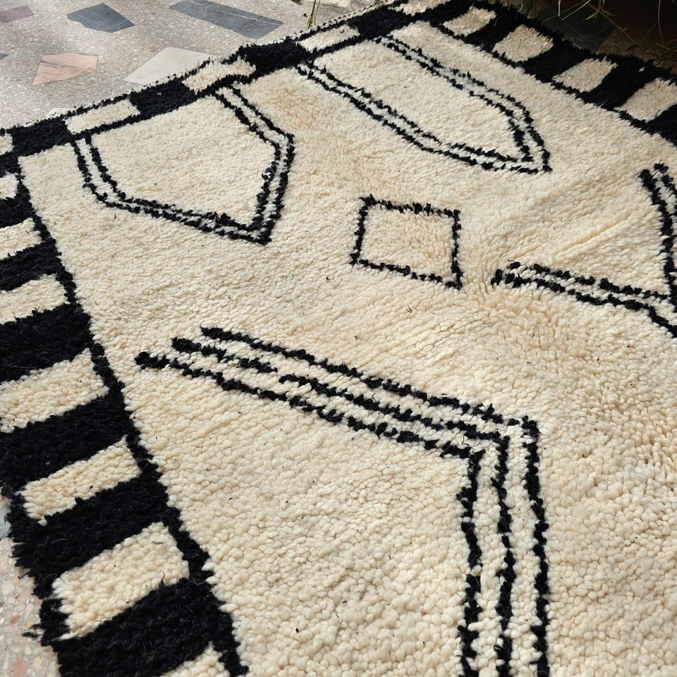 Alfombra Beniourain, alfombra blanca y negra pequeña alfombra bereber, alfombra blanca boho, alfombra Foto 4 de 4
