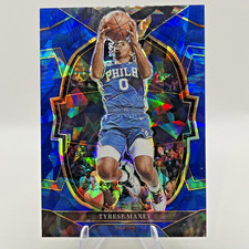 2022-23 Panini Select #9 Tyrese Maxey Blue Cracked Ice Prizms