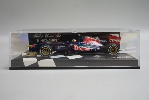 1:43 MINICHAMPS 410130019 Scuderia Toro Rosso STR8 2013 #19 model car - Picture 5 of 6