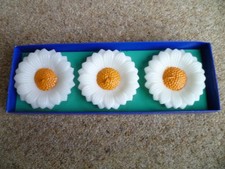 Prices White Daisy Floating Candles. Boxed, Set of 3, New, Unused