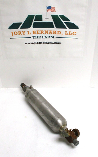 SWAGELOK , 304L-HDF4-300 , SAMPLE CYLINDER , 1/4" FNPT , 2" OD X 9" LONG , USED