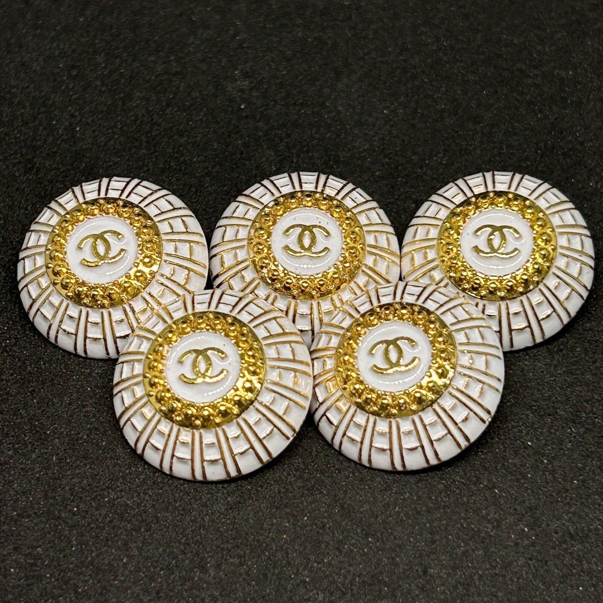 CHANELボタン 5 Chanel Buttons White Gold CC Logo Metal 22mm Vintage